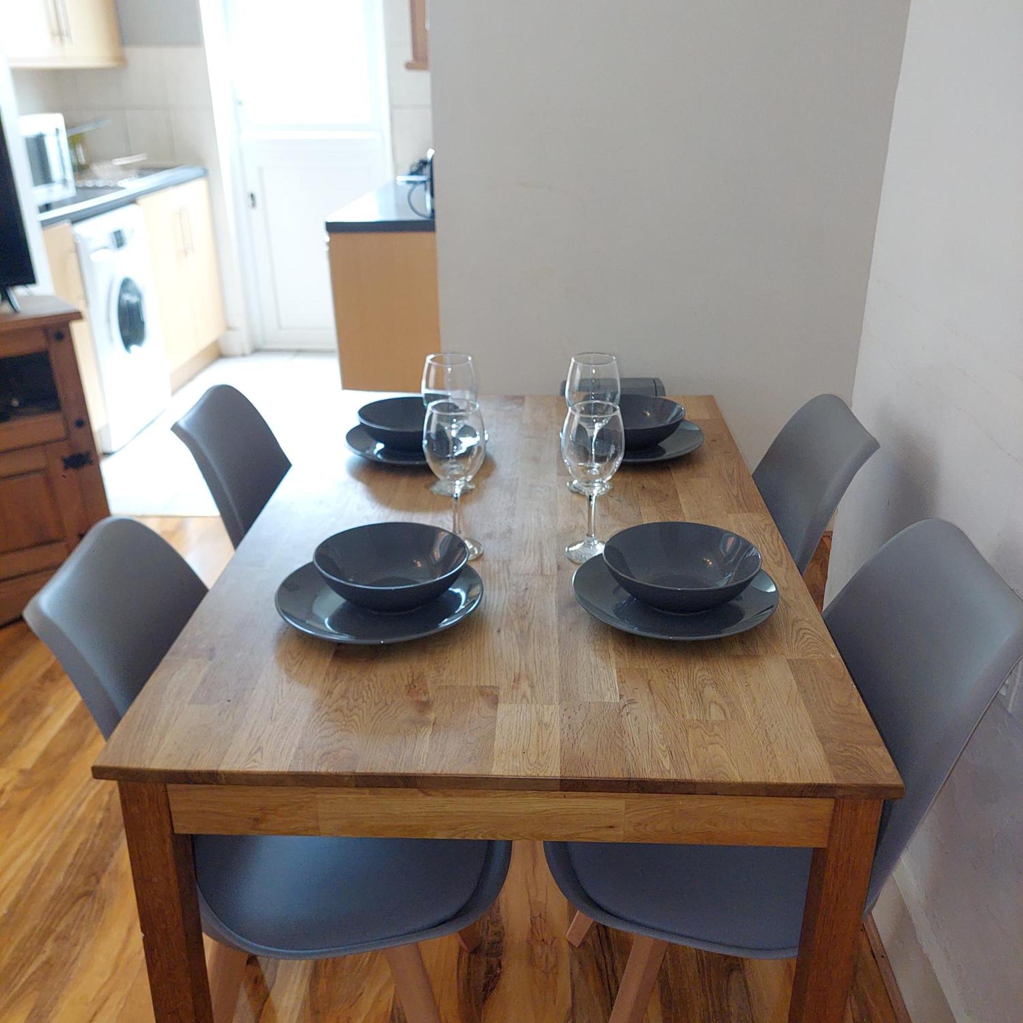 2 Bedroom Apartment, Fortescue Road London Exteriör bild